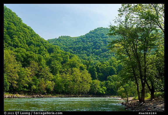 Grandview Point from Grandview Sandbar. New River Gorge National Park and Preserve (color)
