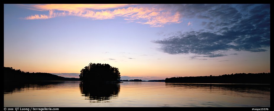 North woods tree-overed isled at sunset. Voyageurs National Park (color)