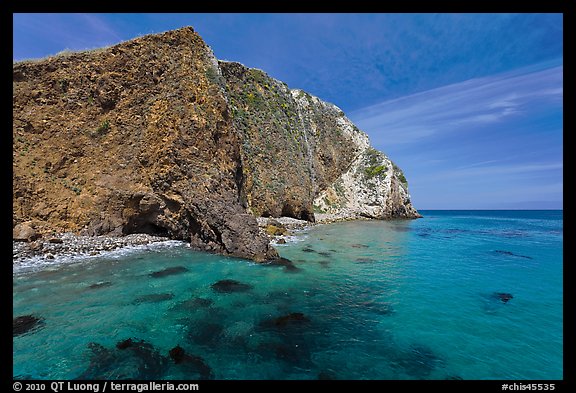 Turquoise waters with kelp, Scorpion Anchorage, Santa Cruz Island. Channel Islands National Park (color)