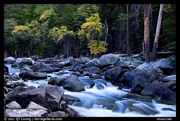 South Fork of  Kings River in autumn. Giant Sequoia National Monument, Sequoia National Forest, California, USA