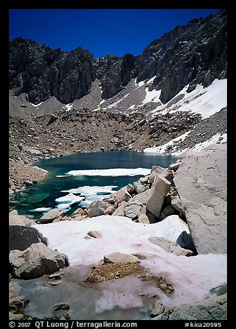 Alpine lake in early summer. Kings Canyon National Park, California, USA.