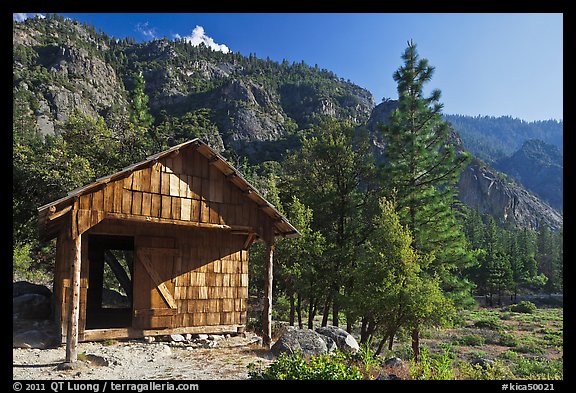 Knapps Cabin. Kings Canyon National Park (color)