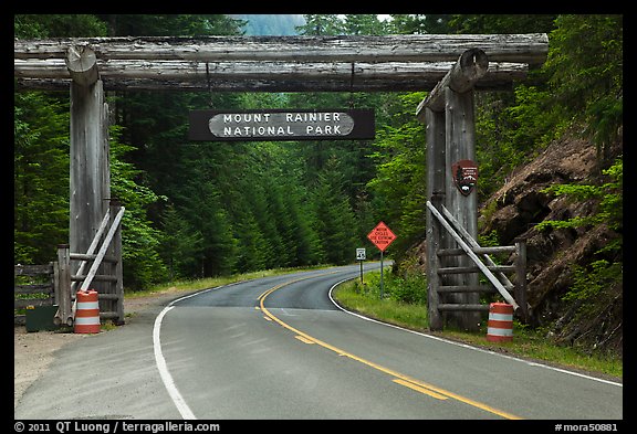 Park entrance gate. Mount Rainier National Park (color)