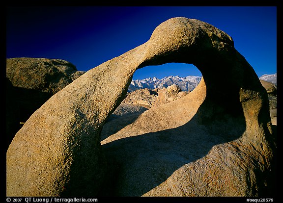 Alabama Hills Arch II and Sierra Nevada, early morning. Sequoia National Park, California, USA.