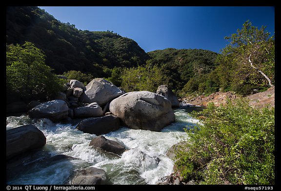 Middle Fork of Kaweah River near Hospital Rock. Sequoia National Park, California, USA.
