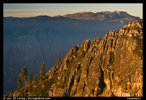 Ridge and Mount Hoffman at sunset. Yosemite National Park, California, USA.
