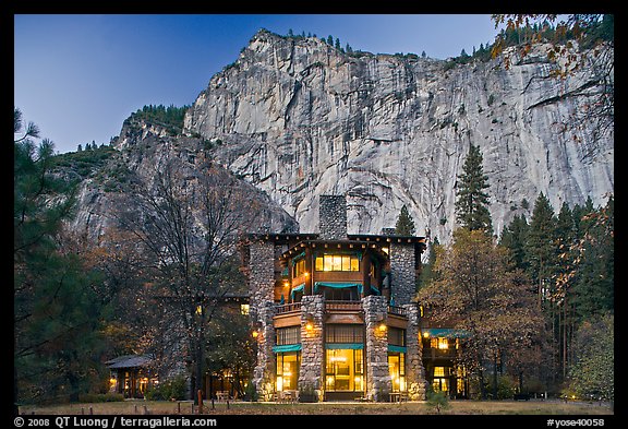 Ahwahnee hotel and cliffs. Yosemite National Park, California, USA.
