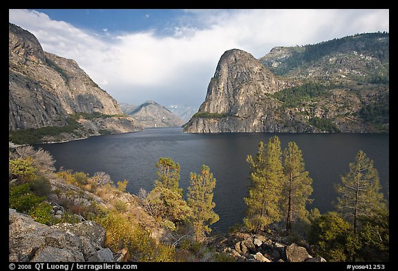 Hetch Hetchy reservoir in the summer. Yosemite National Park, California, USA.