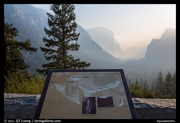 Discovery View interpretive sign. Yosemite National Park, California, USA.