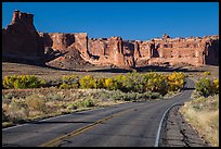 Road, Courthouse wash and Courthouse towers. Arches National Park ( color)