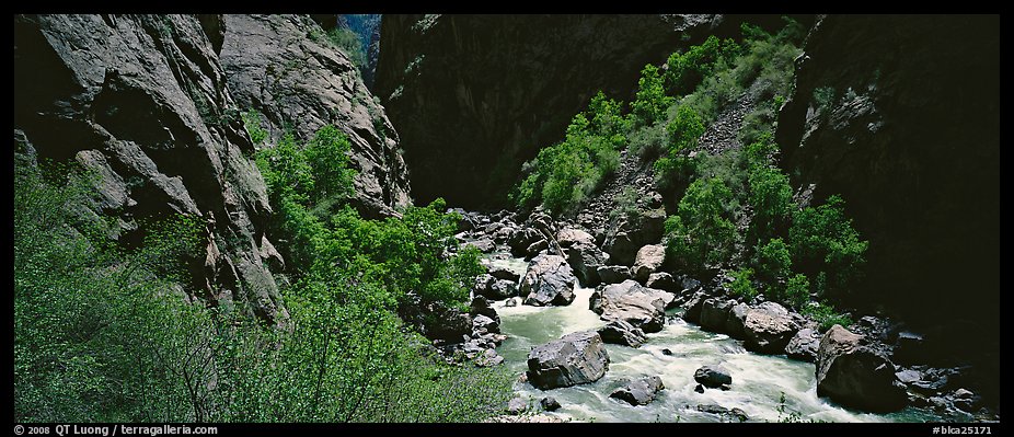 Gorge bottom and Gunnisson River. Black Canyon of the Gunnison National Park (color)