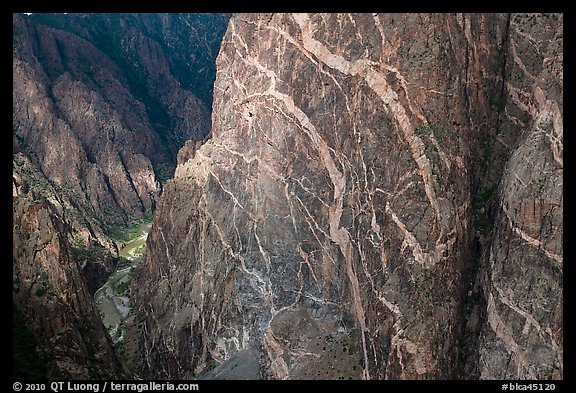 Wall with swirling veins of igneous pegmatite. Black Canyon of the Gunnison National Park (color)