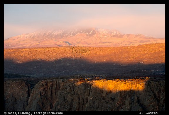 Last sunrays on rim. Black Canyon of the Gunnison National Park (color)
