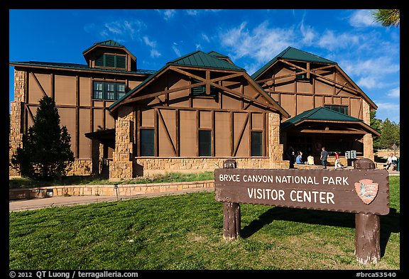 Visitor center. Bryce Canyon National Park (color)
