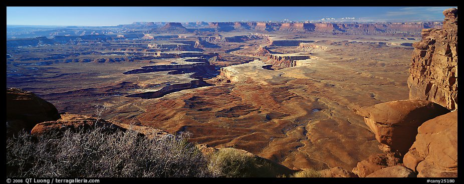 Canyon scenery, Island in the Sky. Canyonlands National Park (color)