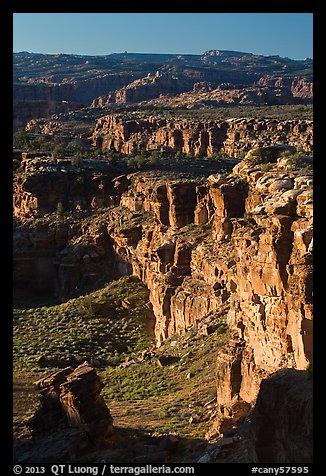 Cliffs near the Dollhouse. Canyonlands National Park (color)