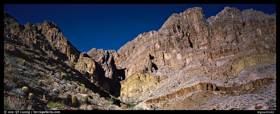 Towering cliffs. Grand Canyon National Park, Arizona, USA.