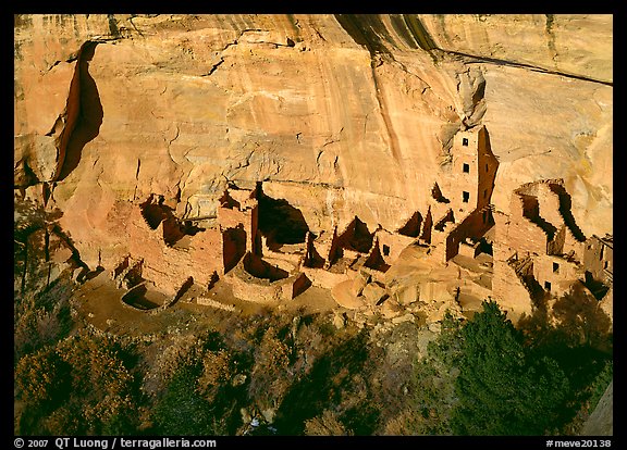 Square Tower house, tallest Anasazi ruin, afternoon. Mesa Verde National Park (color)