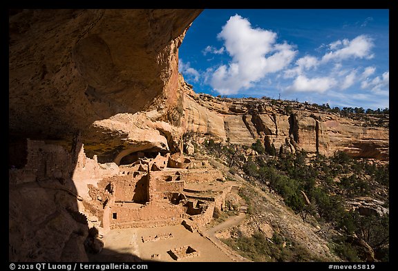 Long House nested in rock alcove, Wetherill Mesa. Mesa Verde National Park (color)