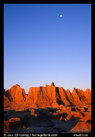 Moon and erosion formations, Cedar Pass, dawn. Badlands National Park (color)