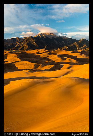 Mount Herard and dune field at sunset. Great Sand Dunes National Park, Colorado, USA.