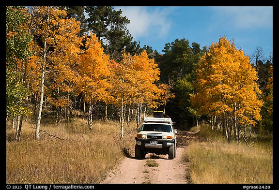 4WD vehicle on Medano primitive road in autumn. Great Sand Dunes National Park and Preserve, Colorado, USA.