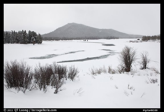 Oxbow Bend in winter. Grand Teton National Park (color)