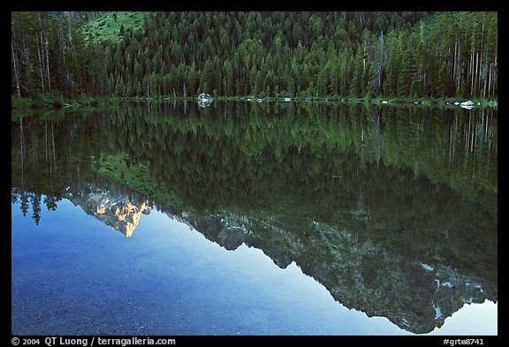 Tetons reflections in Leigh Lake, sunset. Grand Teton National Park (color)