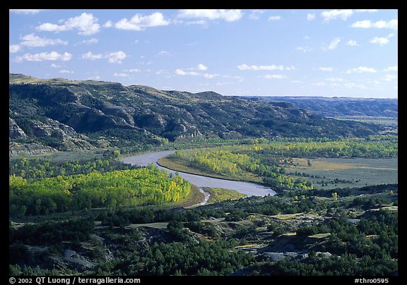 Little Missouri river at Oxbow overlook. Theodore Roosevelt National Park, North Dakota, USA.