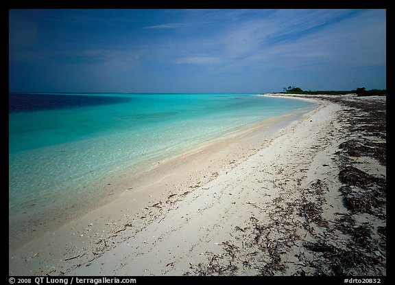 Sandy beach and turquoise waters, Bush Key. Dry Tortugas National Park (color)
