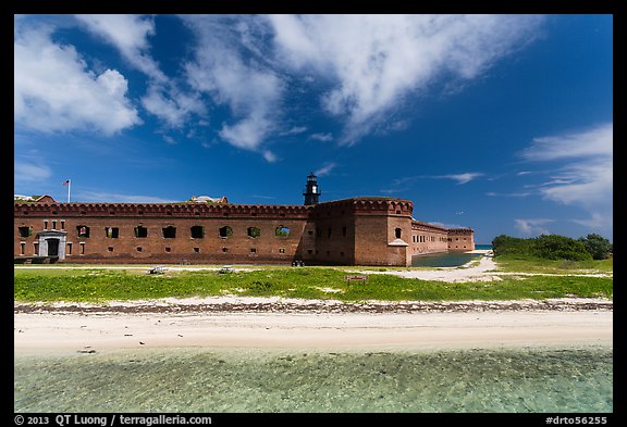 Beach, Garden Key, and Fort Jefferson. Dry Tortugas National Park (color)