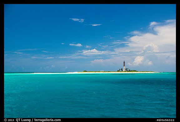 Turquoise waters around Loggerhead key. Dry Tortugas National Park (color)