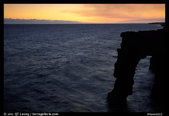 Holei sea arch at sunset. Hawaii Volcanoes National Park, Hawaii, USA.