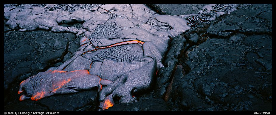 Molten lava flow. Hawaii Volcanoes National Park (color)
