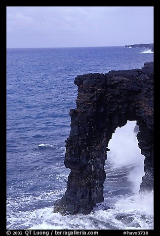Holei Sea Arch in the morning. Hawaii Volcanoes National Park, Hawaii, USA.