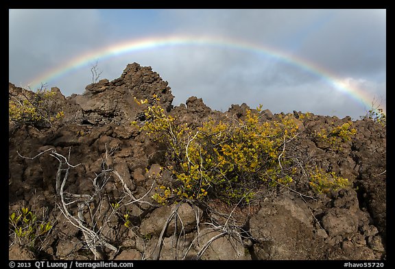 Rainbow over Kau desert. Hawaii Volcanoes National Park, Hawaii, USA.