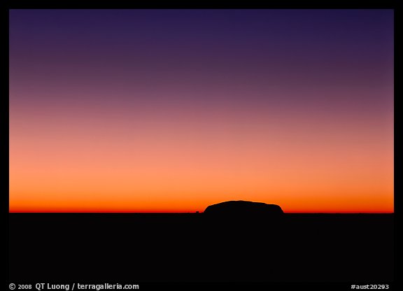 Dawn, Ayers Rock. Uluru-Kata Tjuta National Park, Northern Territories, Australia