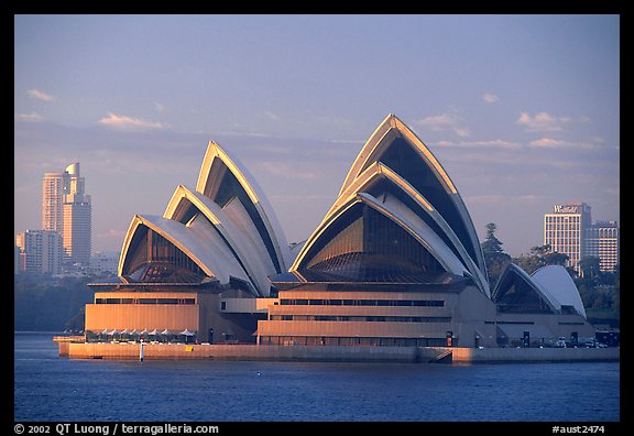 Opera house. Sydney, New South Wales, Australia (color)