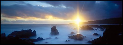 Seascape with mystic sun and rays. Maui, Hawaii, USA (Panoramic color)