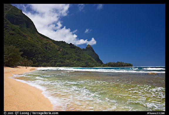 Tunnels Beach, and Makua Peak. North shore, Kauai island, Hawaii, USA (color)
