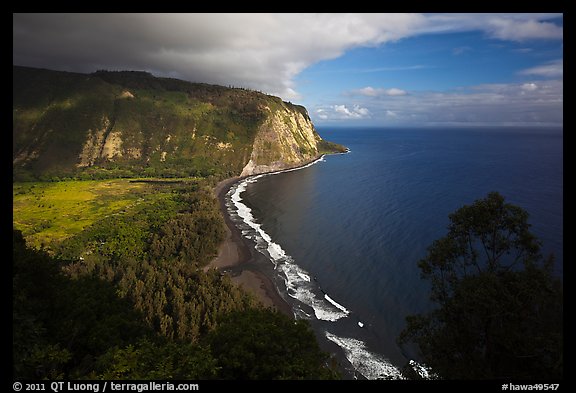Waipio Valley and beach. Big Island, Hawaii, USA