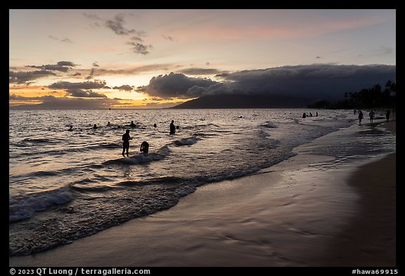 Kamahole Beach at sunset, Kihei. Maui, Hawaii, USA (color)