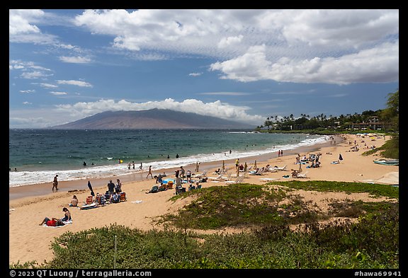 Paipu Beach. Maui, Hawaii, USA (color)