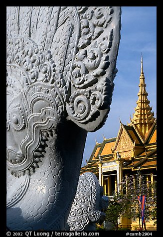 Statue and pagoda, Royal palace. Phnom Penh, Cambodia (color)