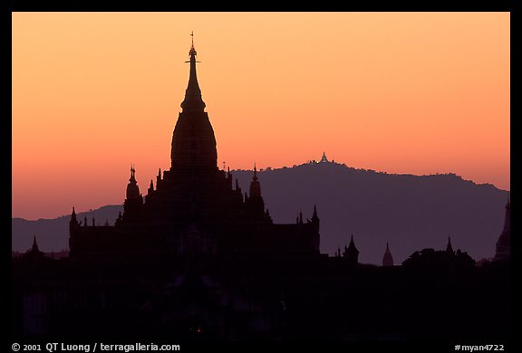 Ananda pahto , sunset. Bagan, Myanmar (color)