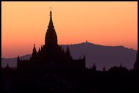 Ananda pahto , sunset. Bagan, Myanmar ( color)