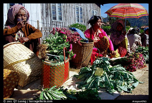 Vendors, Market in Kalaw. Shan state, Myanmar (color)