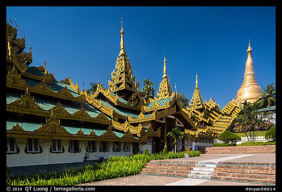 Southern stairway and main Stupa, Shwedagon Pagoda. Yangon, Myanmar