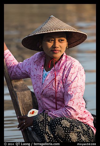 Boat rower. Mandalay, Myanmar (color)