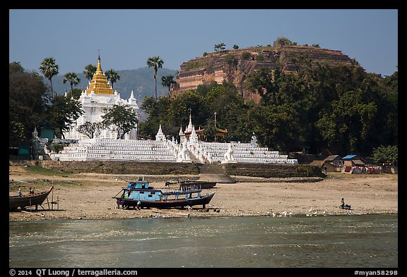 Settawya Pagoda and unfinished Mingun Pagoda from river, Mingun. Myanmar (color)